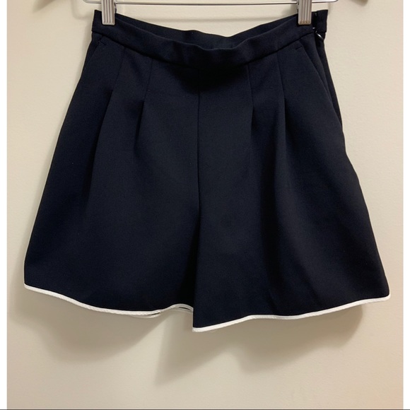 Aritzia Pants - ARITZIA Wilfred Le Fou Black Shorts | Size 4